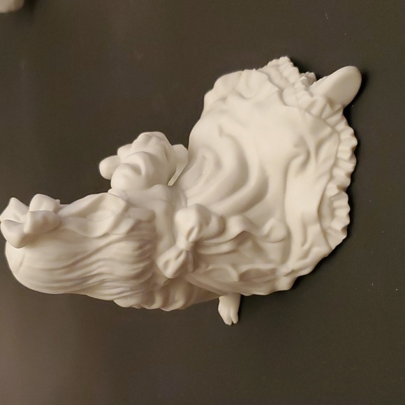 Girl with doll figurine - Picture 3 of 4